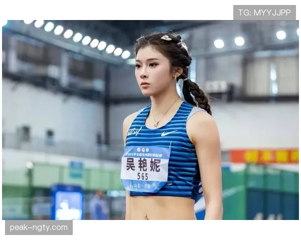 吴艳妮赛前涂指甲油那刻，我真没绷住